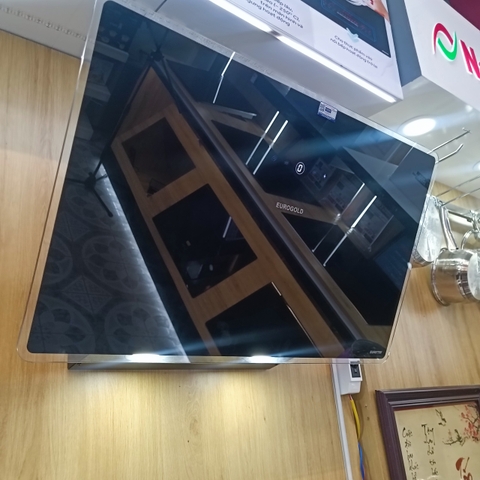 Máy hút mùi kính vát mặt kính đen EUH0770V