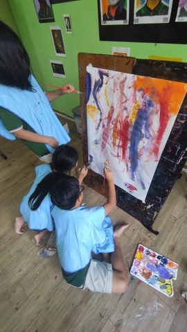 Teamwork art is fun!