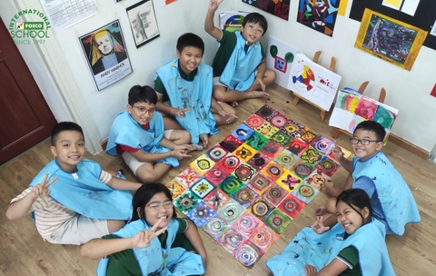 Grade 5 completed their Kandinsky inspired paintings today.