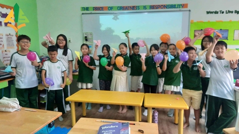 ✨✈️ First collab of the school year!