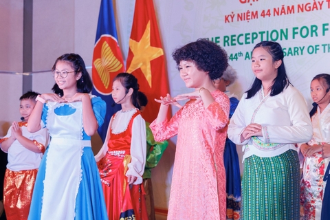 Performance at The Reception for Foreign Missio