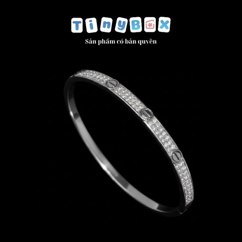 Vòng tay vàng đính đá trắng, sáng da