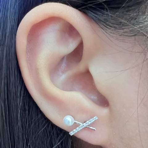 BÔNG TAI CHỮ X ĐÍNH NGỌC TRAI NHÂN TẠO