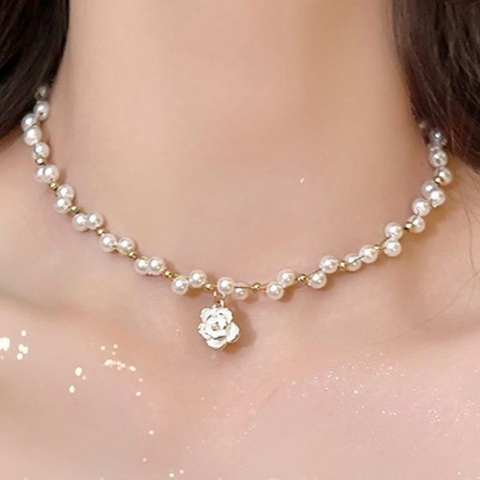 Vòng cổ ngọc trai mặc với áo dài