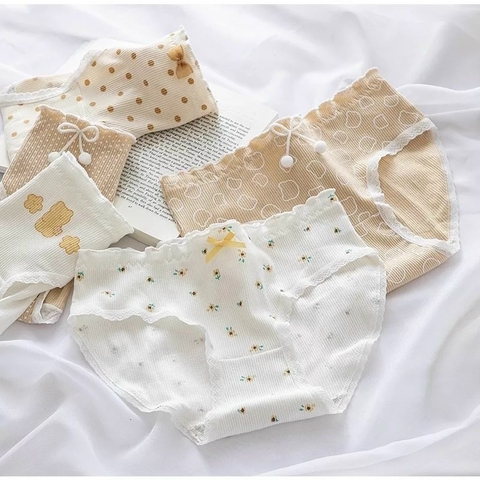 Quần cute bi vàng