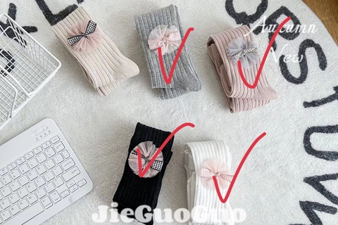 Quần tất bé gái