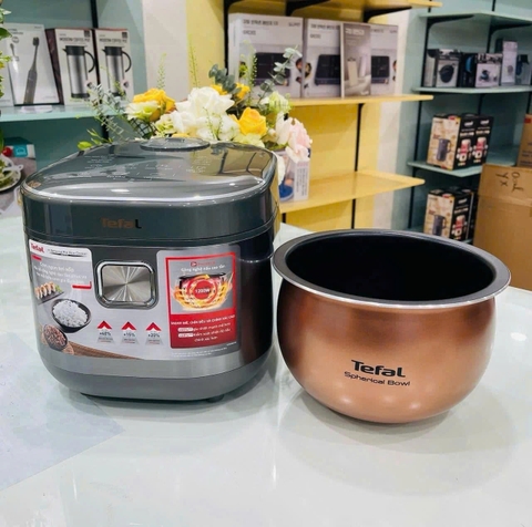 Nồi cơm điện cao tần 1,8L Tefal RK818A68