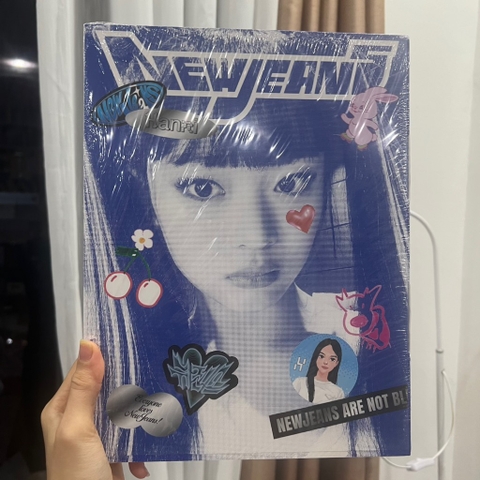 NEWJEANS - 1ST EP 'NEW JEANS'