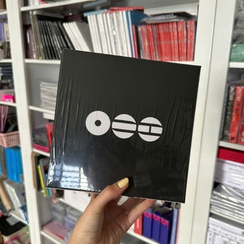 BTS - ARIRANG (T-SHIRT CD BOX SET)