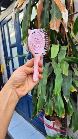 LƯỢC CHẢI MATXA KITTY HỒNG GỢN SÓNG MS1146