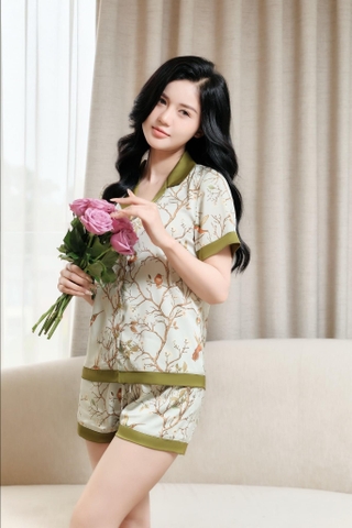 Bộ LYTRENDY lụa , cổ 2ve , quần Soóc -BN316