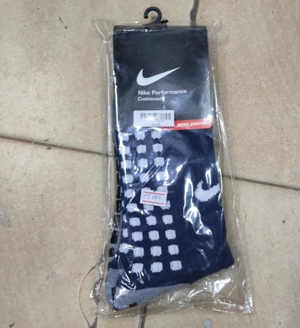 X-ຖົງຕີນກັນມື່ນສັ້ນ Nike
