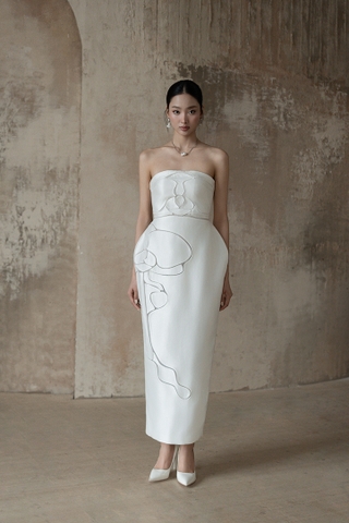 ORCHID DETAIL STRAPLESS DRESS