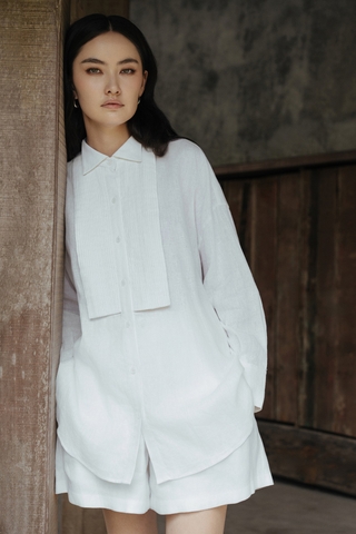 Oversize pleated linen shirt