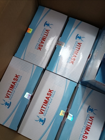 khẩu trang y tế màu trắng