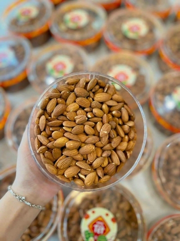 Hạnh nhân tách vỏ