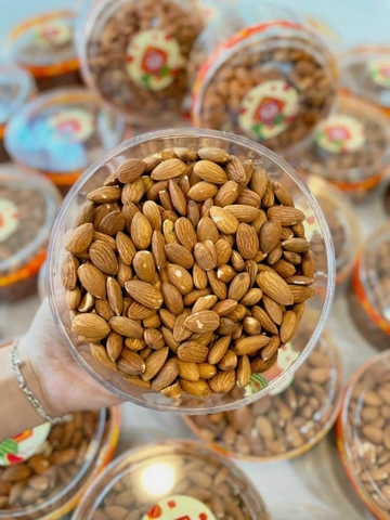 Hạnh nhân tách vỏ