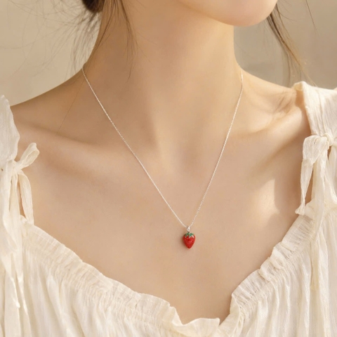 Dây chuyền titan dâu tây
