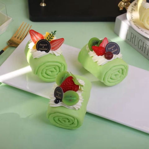 Móc khoá bánh cuộn matcha