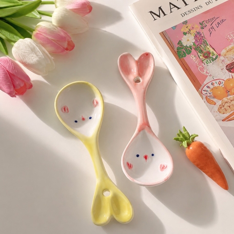 Muỗng sứ thỏ tim