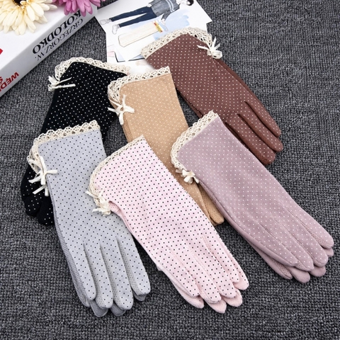 Găng tay nữ chấm bi BV