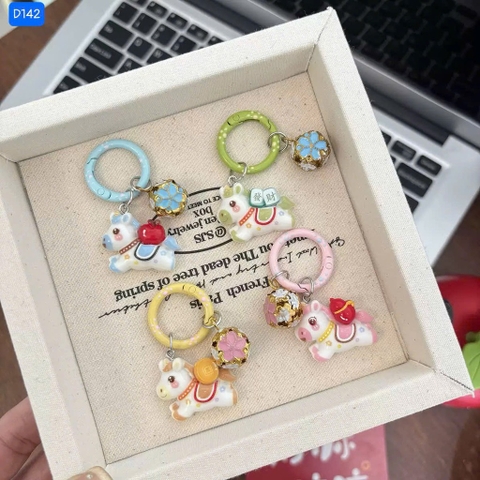 Móc khóa charm ngựa KL