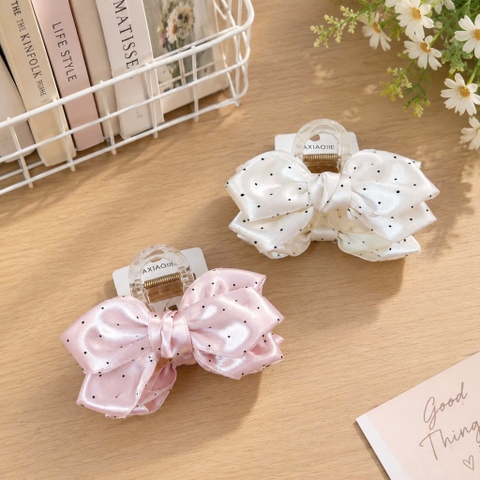 Kẹp càng cua nơ vải chấm bi