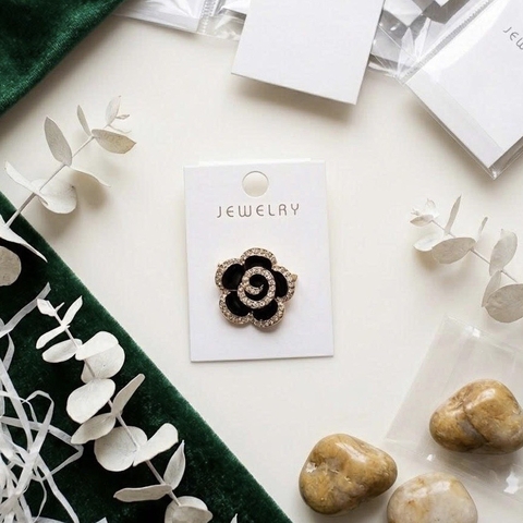 Cài áo đính đá hoa đen 070140