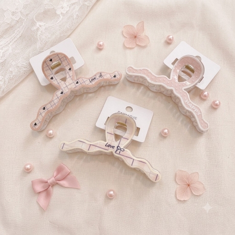 Kẹp càng cua sóng hoạ tiết 8cm