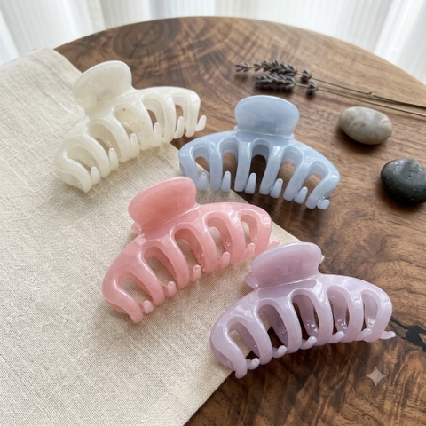 Kẹp càng cua chữ M thạch nhũ