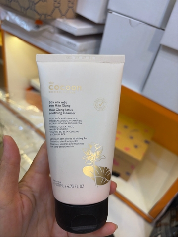 Sữa rửa mặt sen Hậu Giang Cocoon 140ml