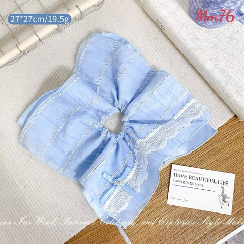 Scrunchies vuông xanh ren hoa