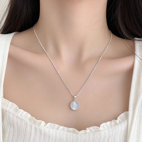 Dây chuyền titan trăng đá 052MH