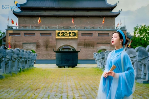 Đàn Kính Thiên Thung Ui - cổng trời mới của Ninh Bình