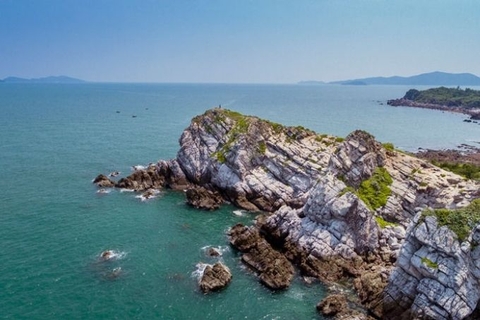 Khám Phá Vẻ Đẹp Tự Nhiên Của Đảo Minh Châu Quan Lạn 