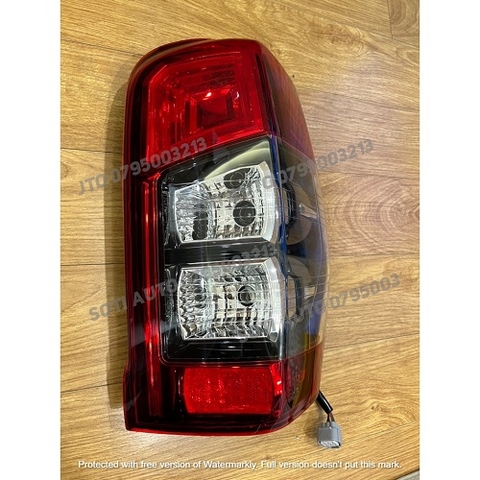 Đèn hậu Mitsubishi Triton 2021 - TYC