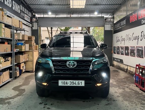 Độ đèn gầm Toyota Fortuner