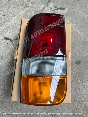 Đèn hậu Toyota Hiace(92-04) hàng CASP đủ dây giắc