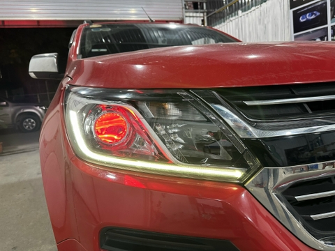 Độ bi pha cos Chevrolet Colorado bản đủ