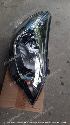 Đèn pha Kia Rio 2012