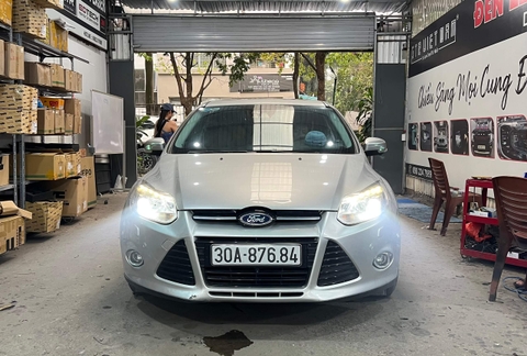 Độ bi pha cos Ford Focus