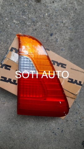 Đèn hậu mảnh trong Toyota Zace