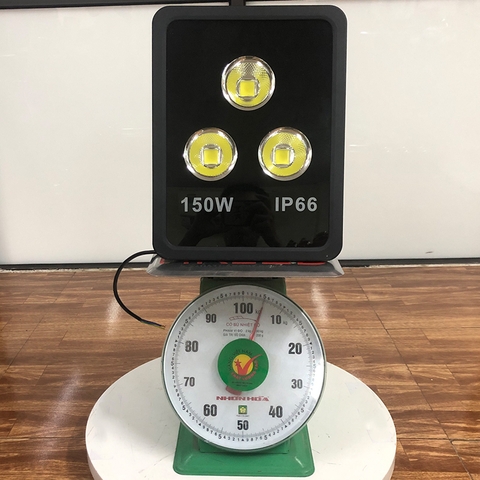 Đèn pha tròn vuông LED ngoài trời 150W - IP65 (3*50w)