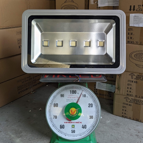 Đèn pha rọi xám ngoài trời 250W - hộp nguồn sau (5*50w)
