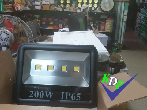 Đèn LED đổi màu AGT 200W - IP65