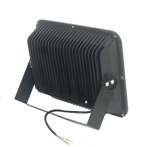 Đèn pha LED ngoài trời 200W - IP65 pha tròn chóa rộng (4*50w)