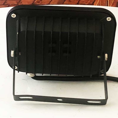 Đèn pha LED ngoài trời 10W - IP65 pha tròn chóa rộng (1*10w)