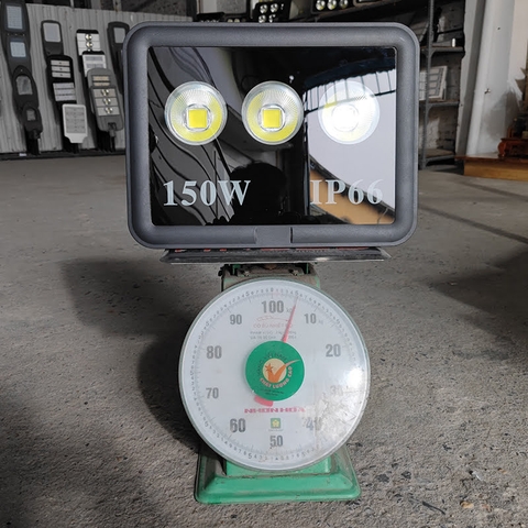 Đèn pha LED ngoài trời 150W - IP65 pha tròn (3*50w)