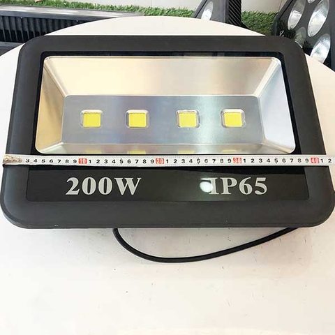Đèn pha LED ngoài trời 200W - IP65 pha tròn chóa rộng (4*50w)