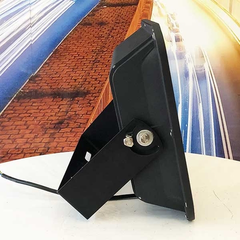 Đèn pha LED ngoài trời 200W - IP65 pha tròn chóa rộng (4*50w)